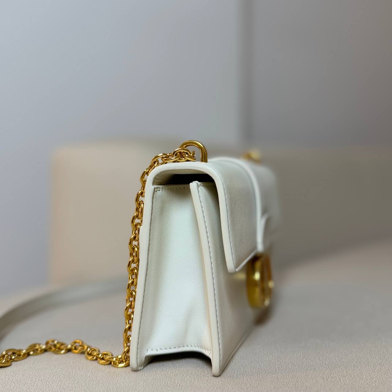Dior 30 Montaigne East-West Bag With Chain