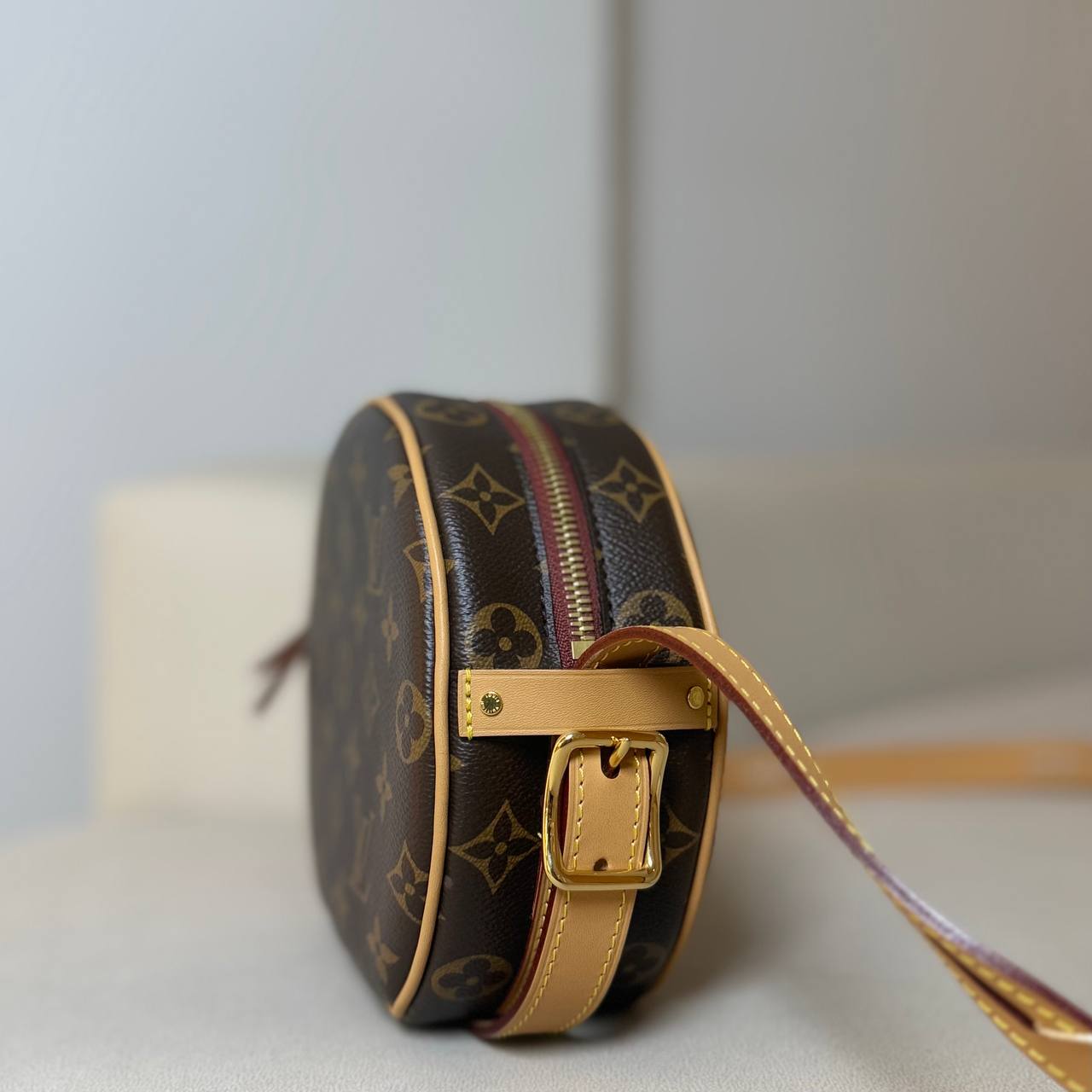 LV Boite Chapeau Souple PM