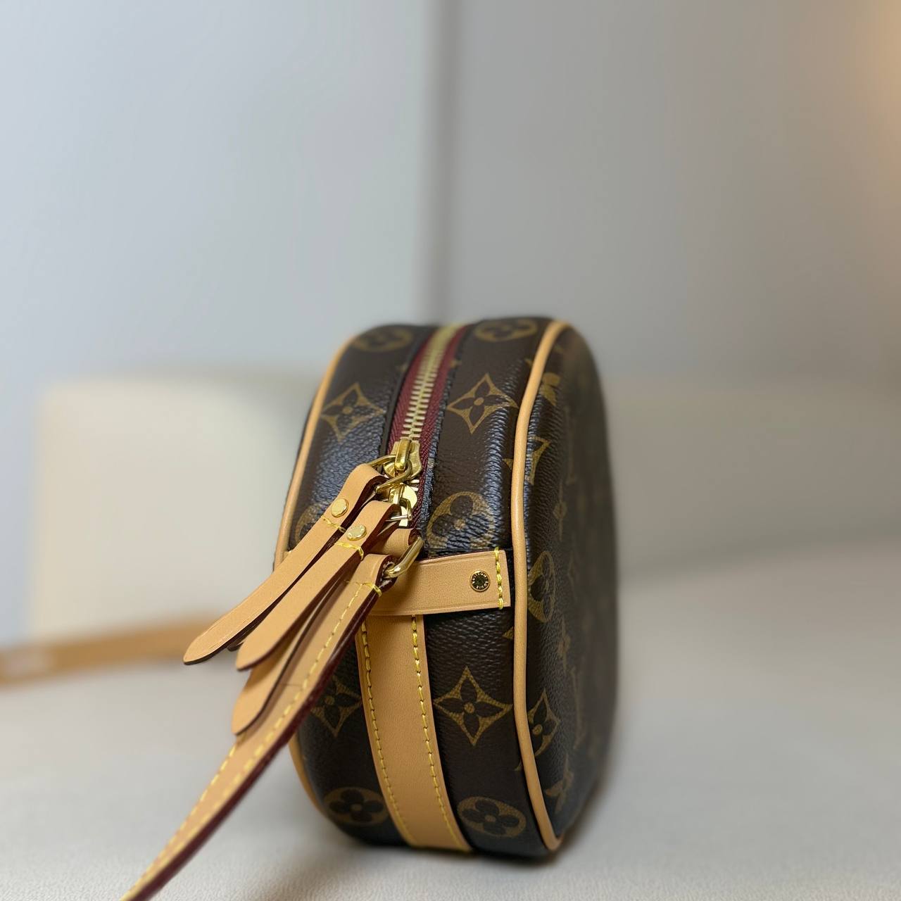 LV Boite Chapeau Souple PM