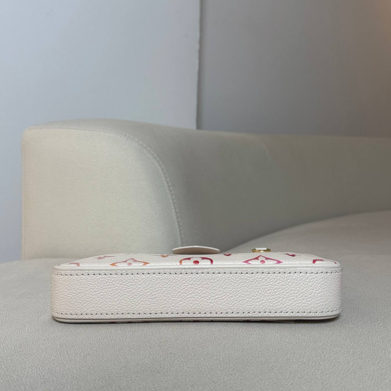 LV Easy Pouch On Strap