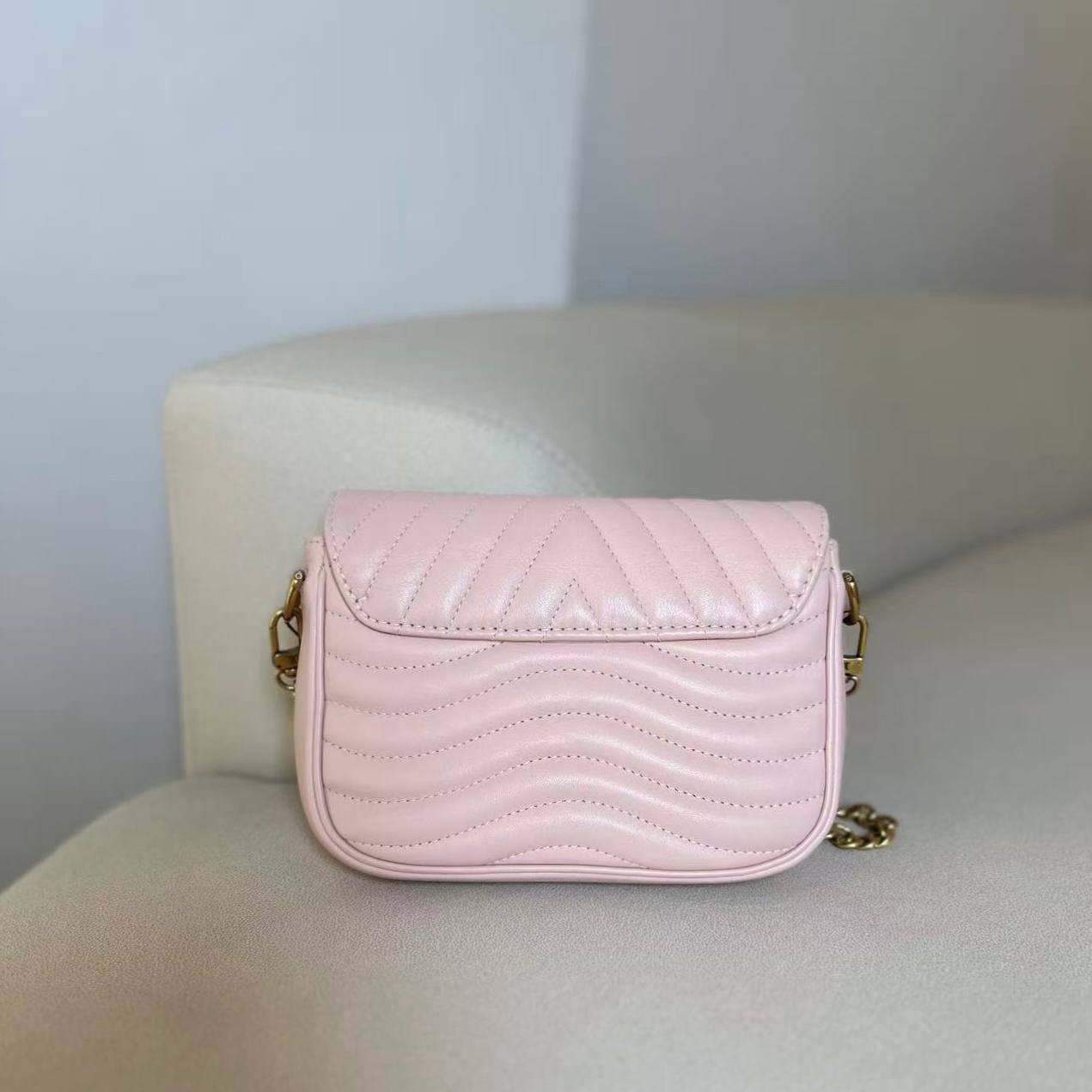 LV New Wave Pochette