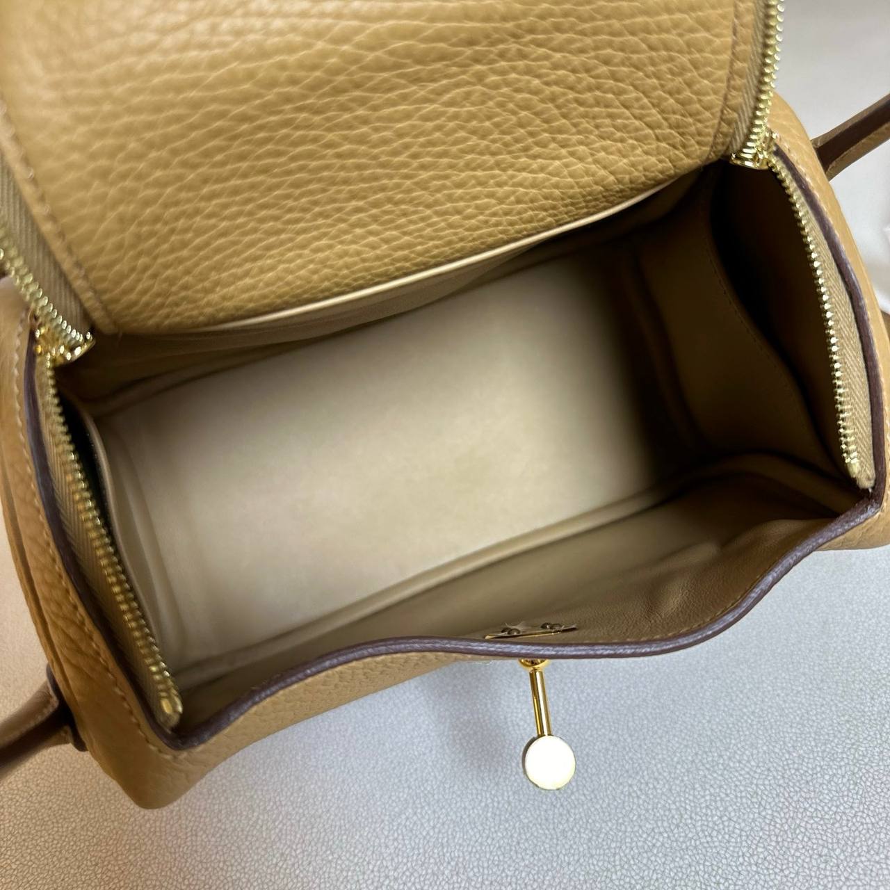 Hermès Lindy Mini Taurillon Clemence