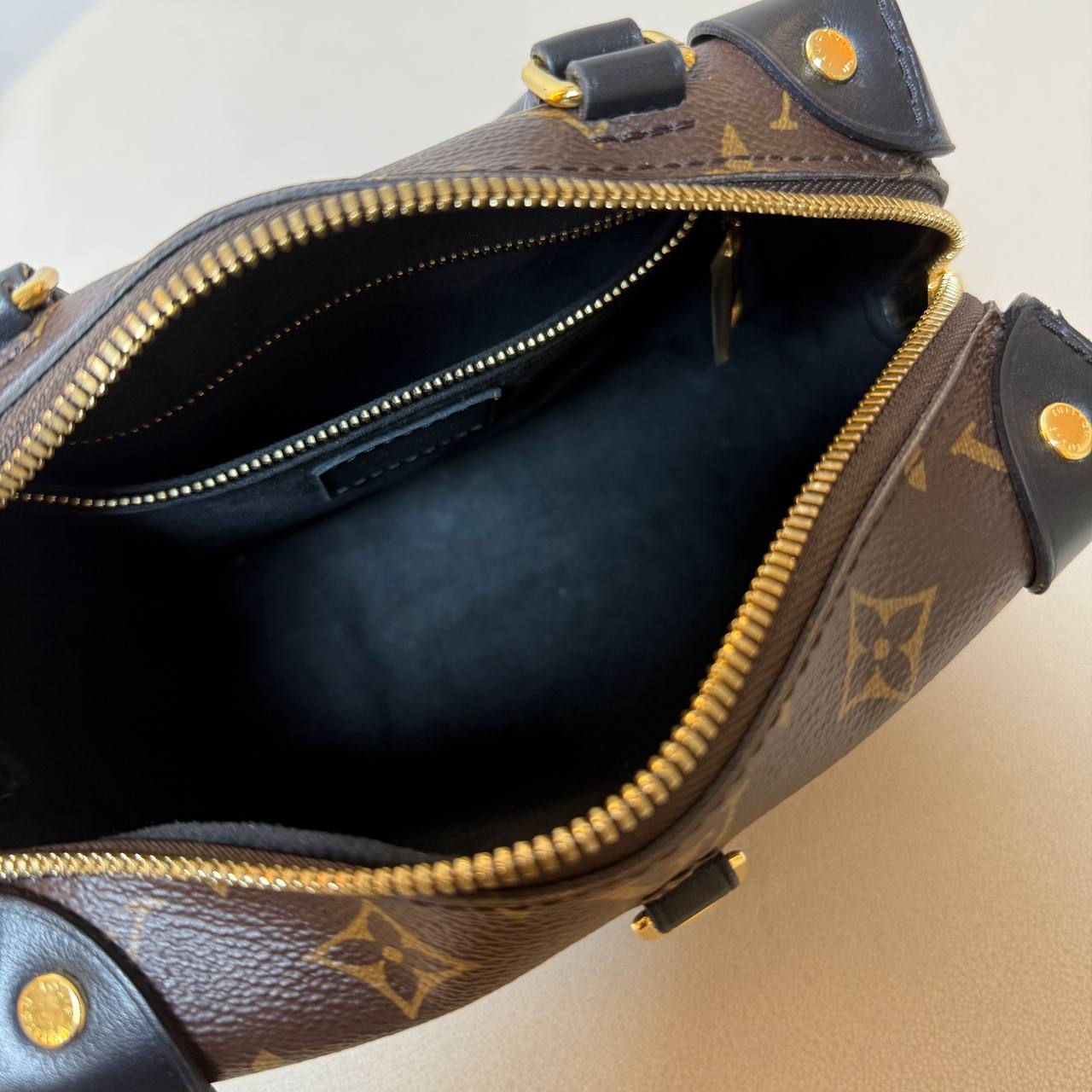 LV Petite Malle Souple