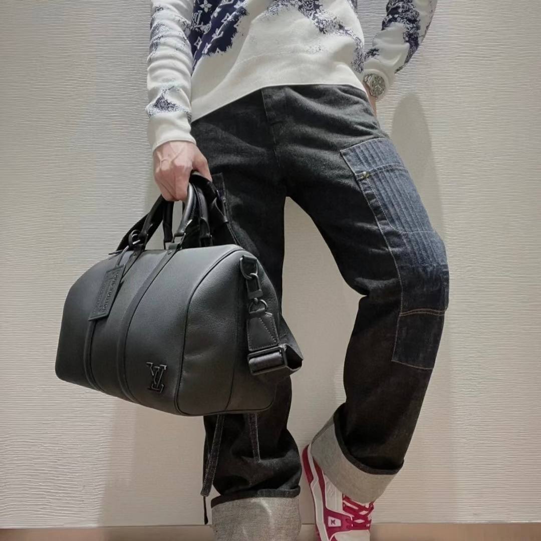 LV Keepall Bandoulière 40
