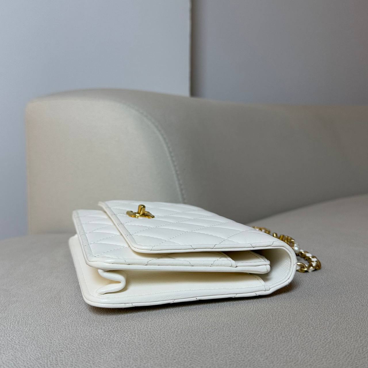Chanel 23B White Pearl Top Handle WOC