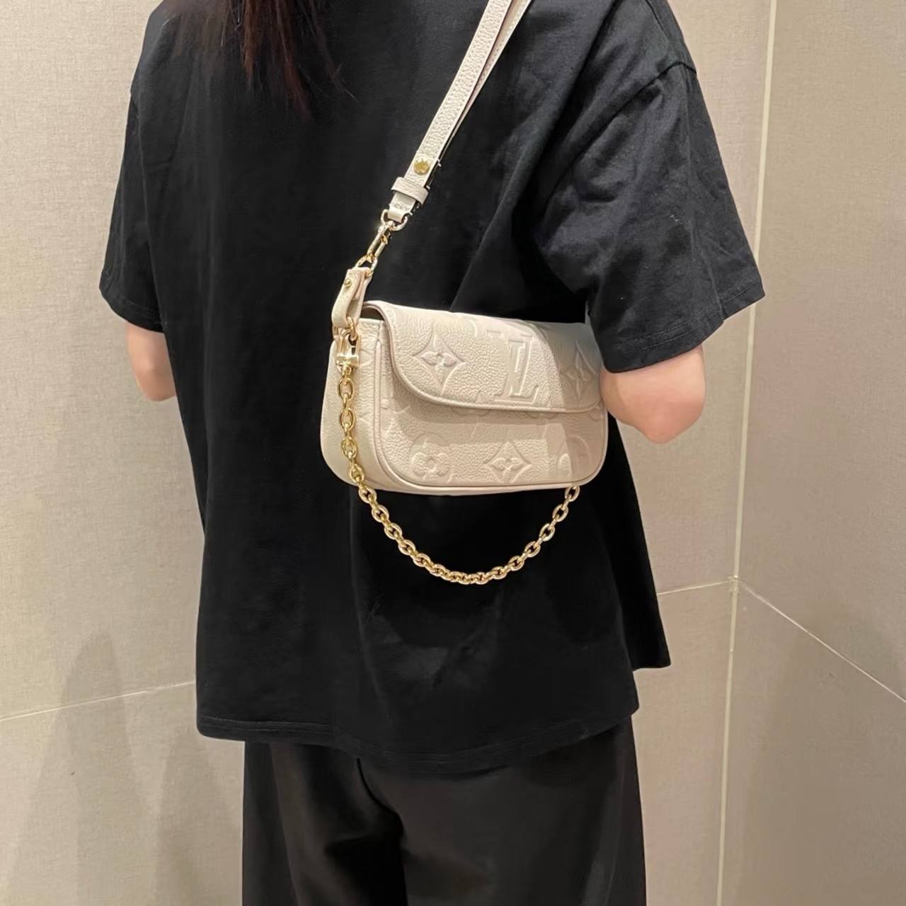 LV Ivy