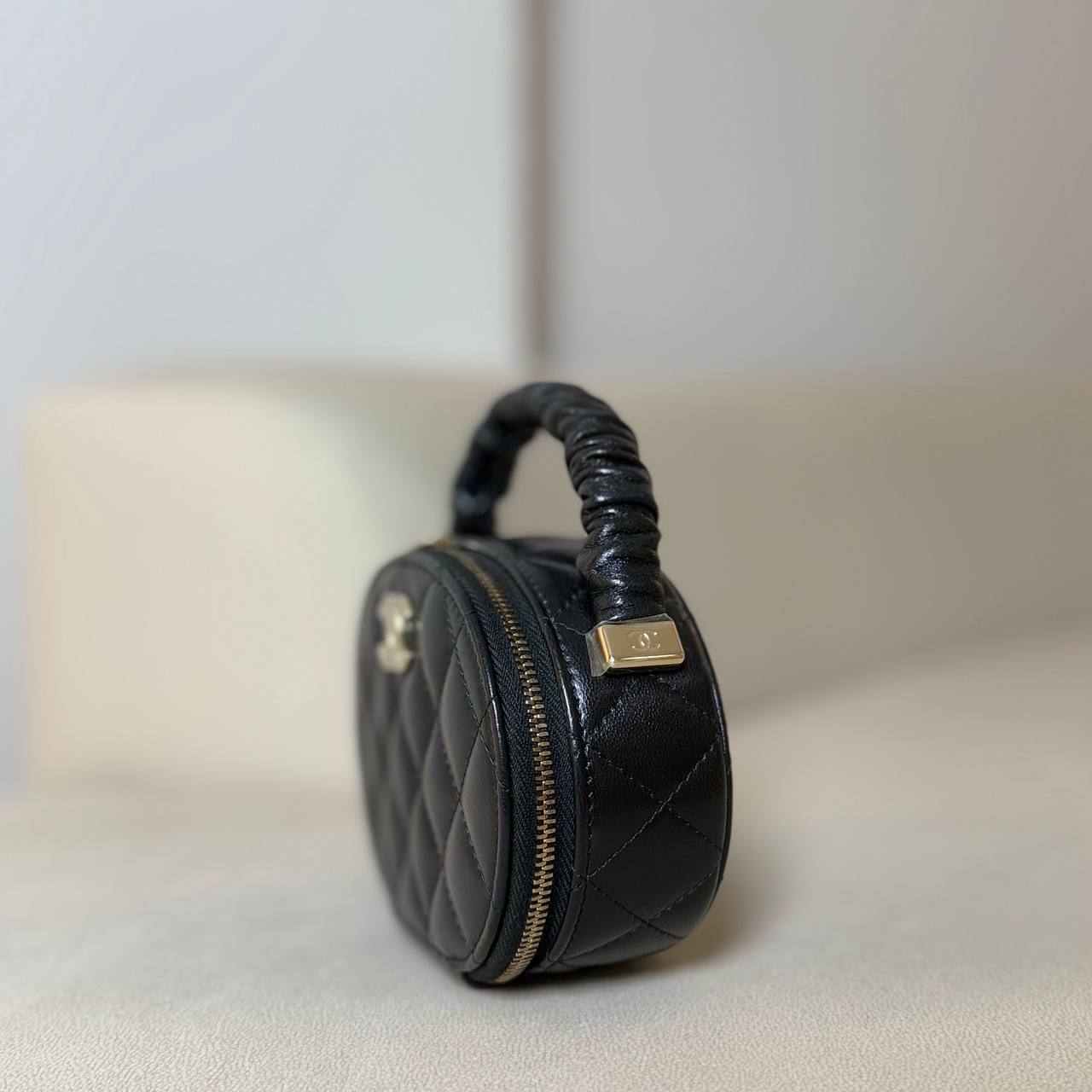 Chanel 22S Vanity Case