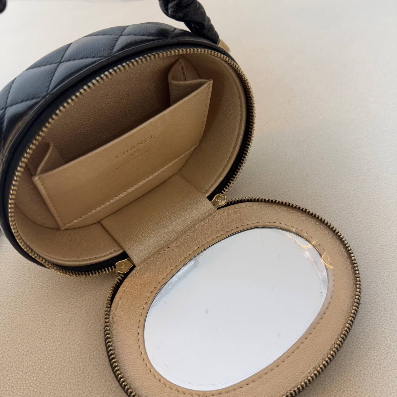 Chanel 22S Vanity Case