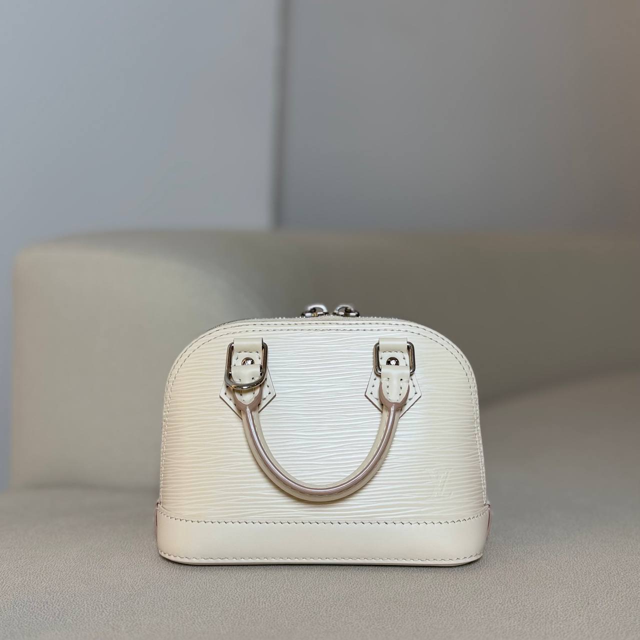 LV Nano Alma