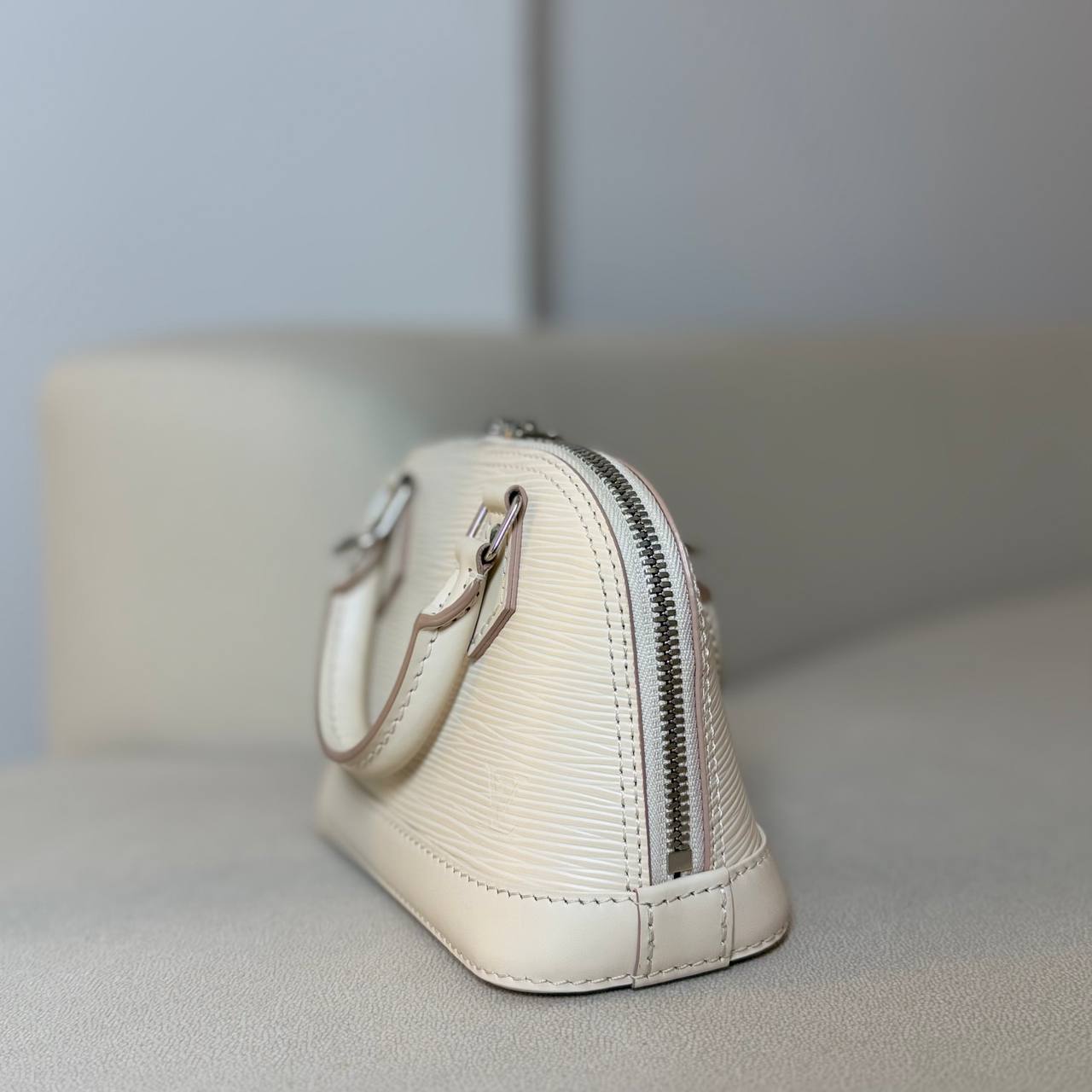 LV Nano Alma