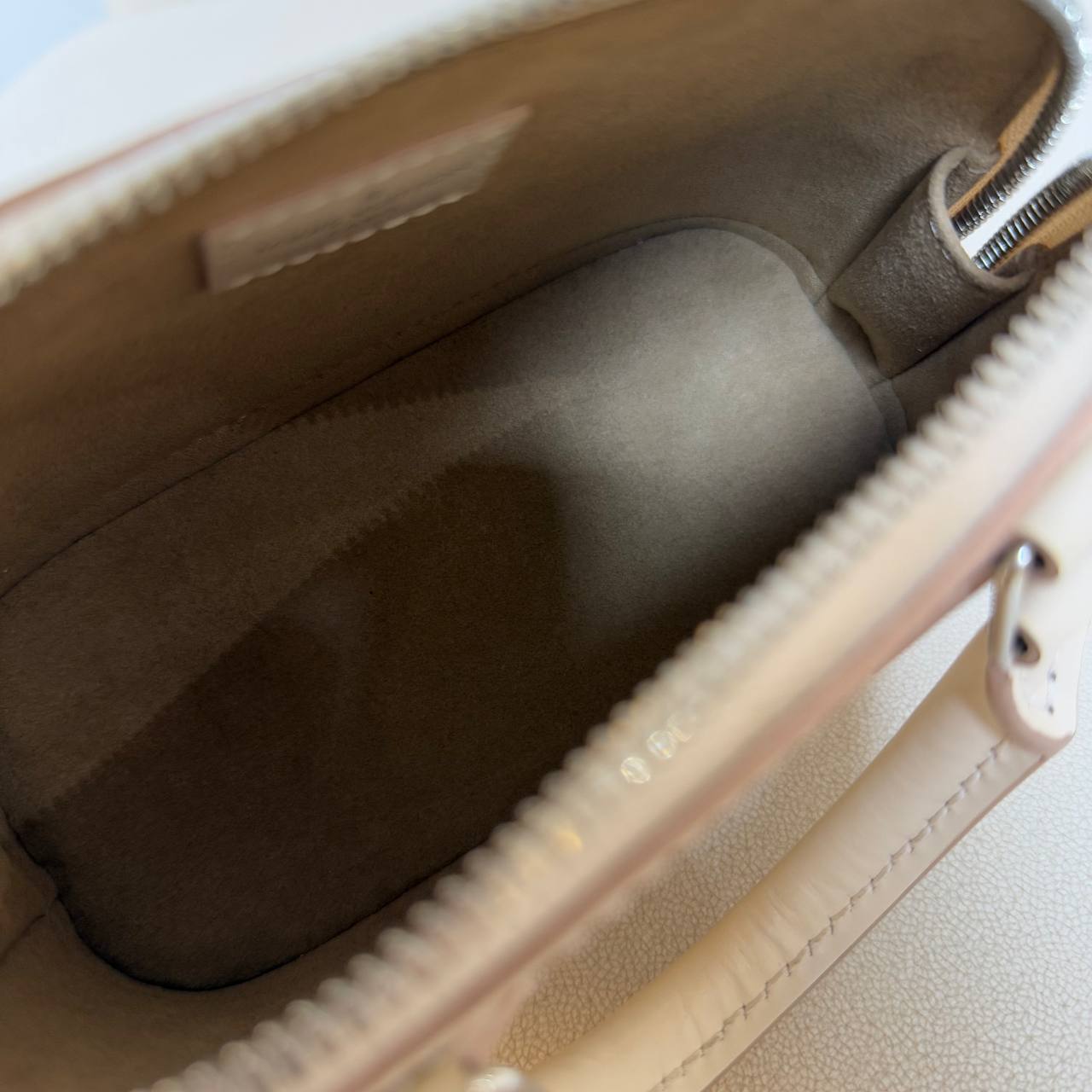 LV Nano Alma