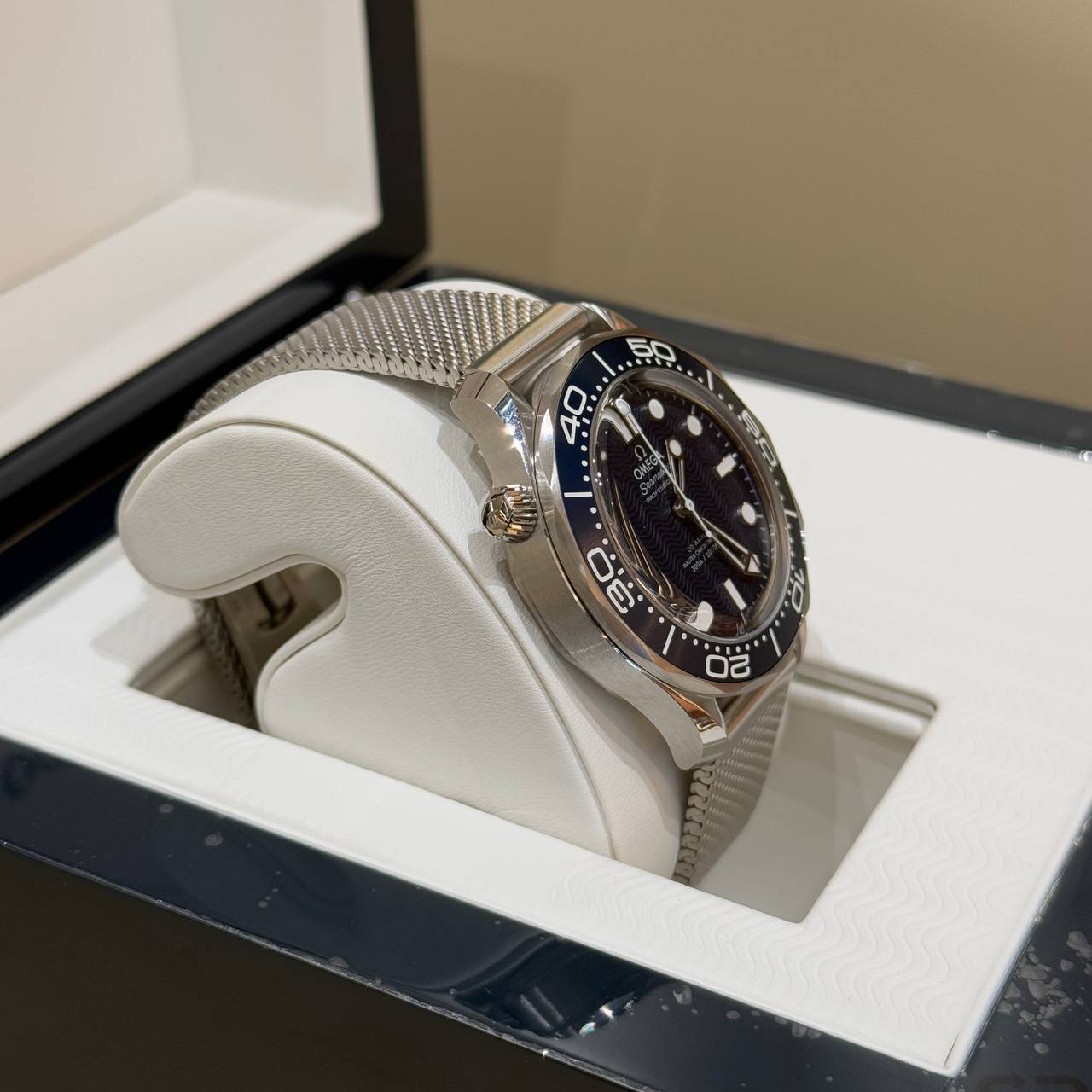 EDIT Omega Seamaster Diver 300m Co-Axial Master Chronometer 42mm James Bond 007 60th Anniversary