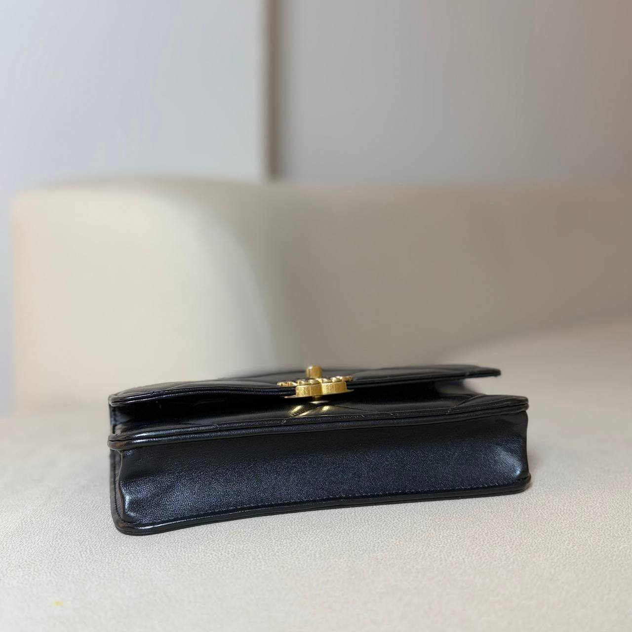 Chanel 19 WOC
