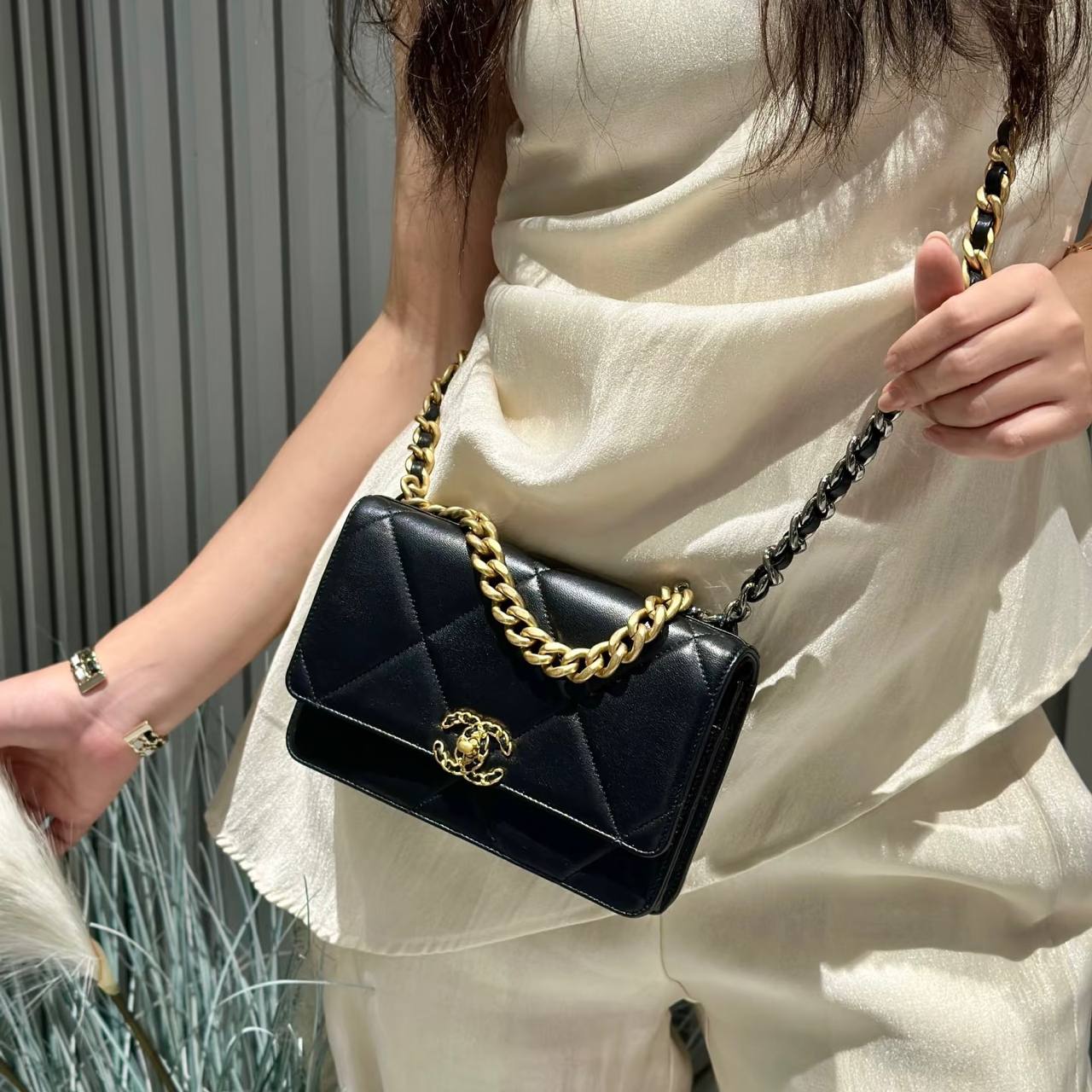 Chanel 19 WOC