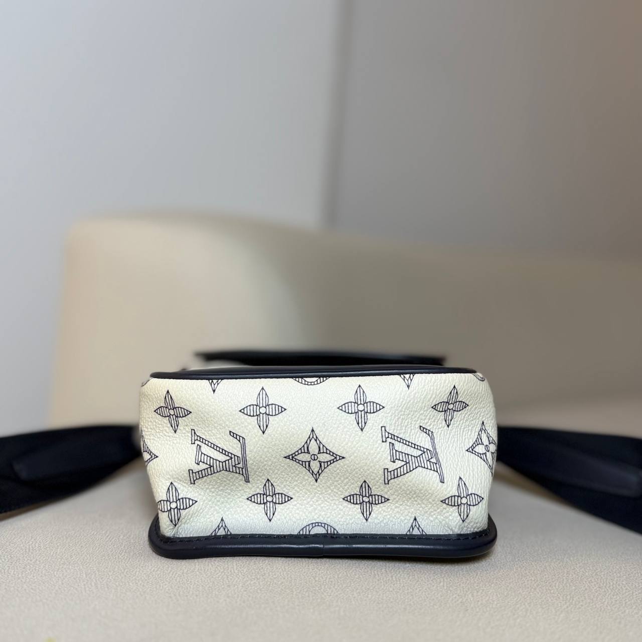 LV Savane Monogram Zebra Chapman Messenger BB