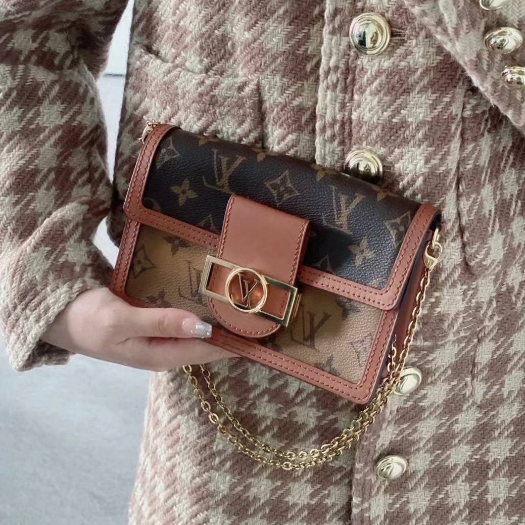 Louis Vuitton Dauphine WOC