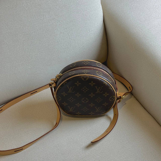 LV Boite Chapeau Souple PM