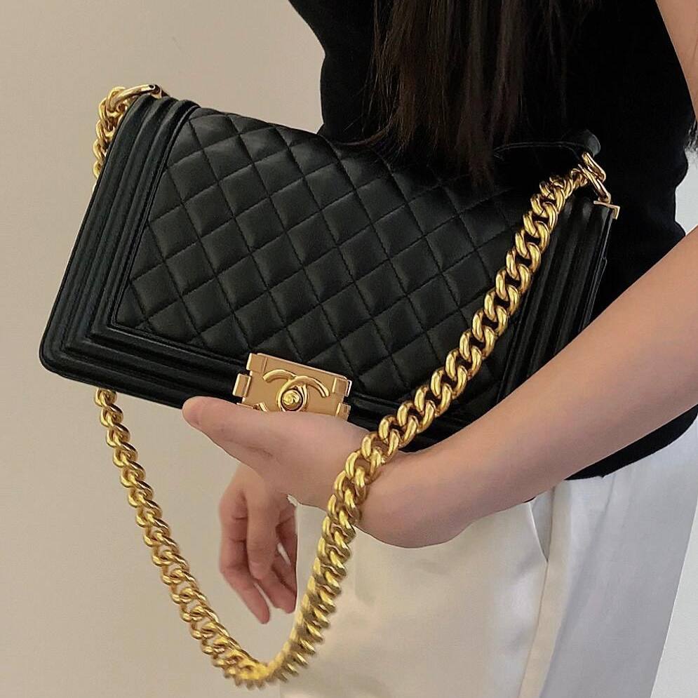 Chanel Boy Medium GHW