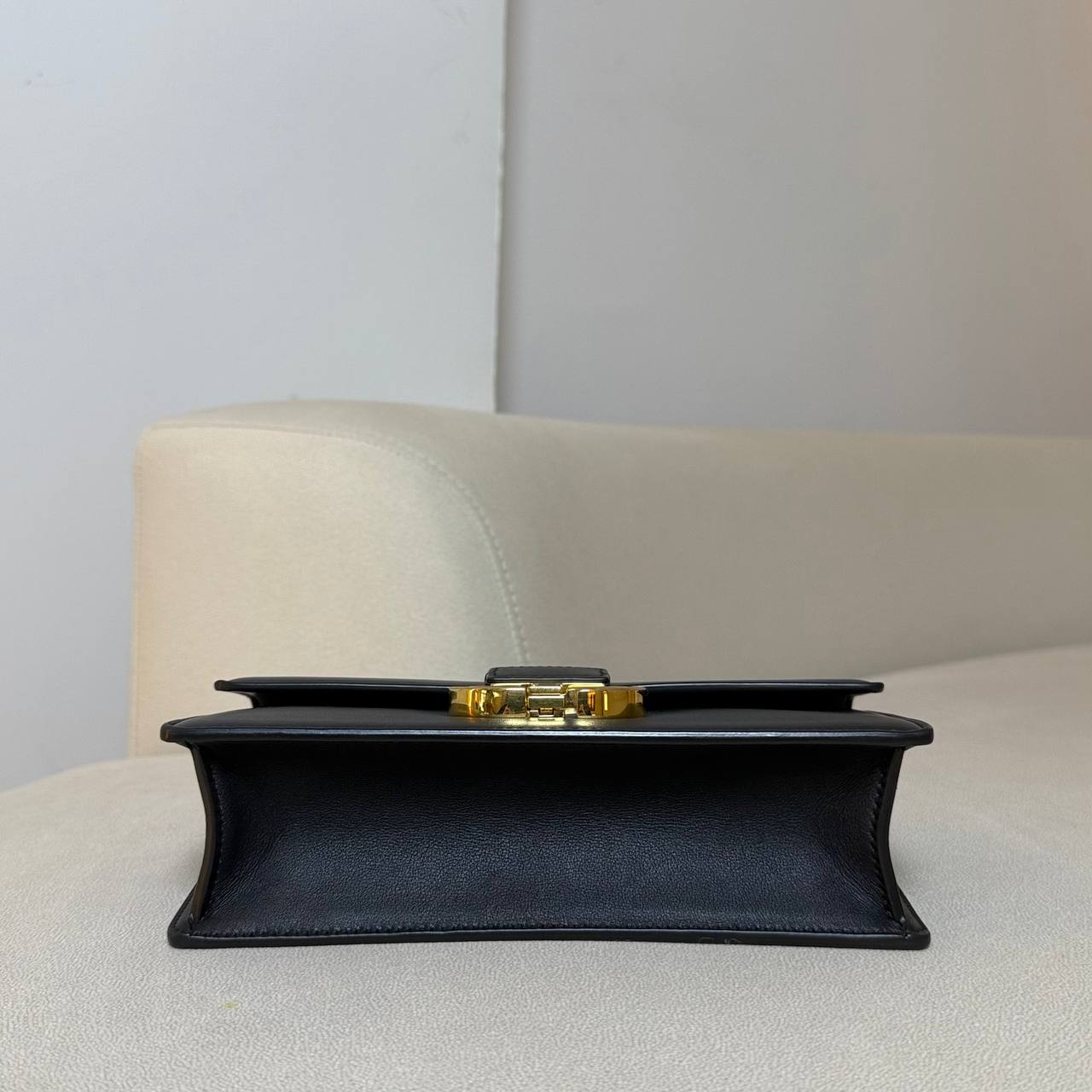Dior 30 Montaigne East West Bag With Chain