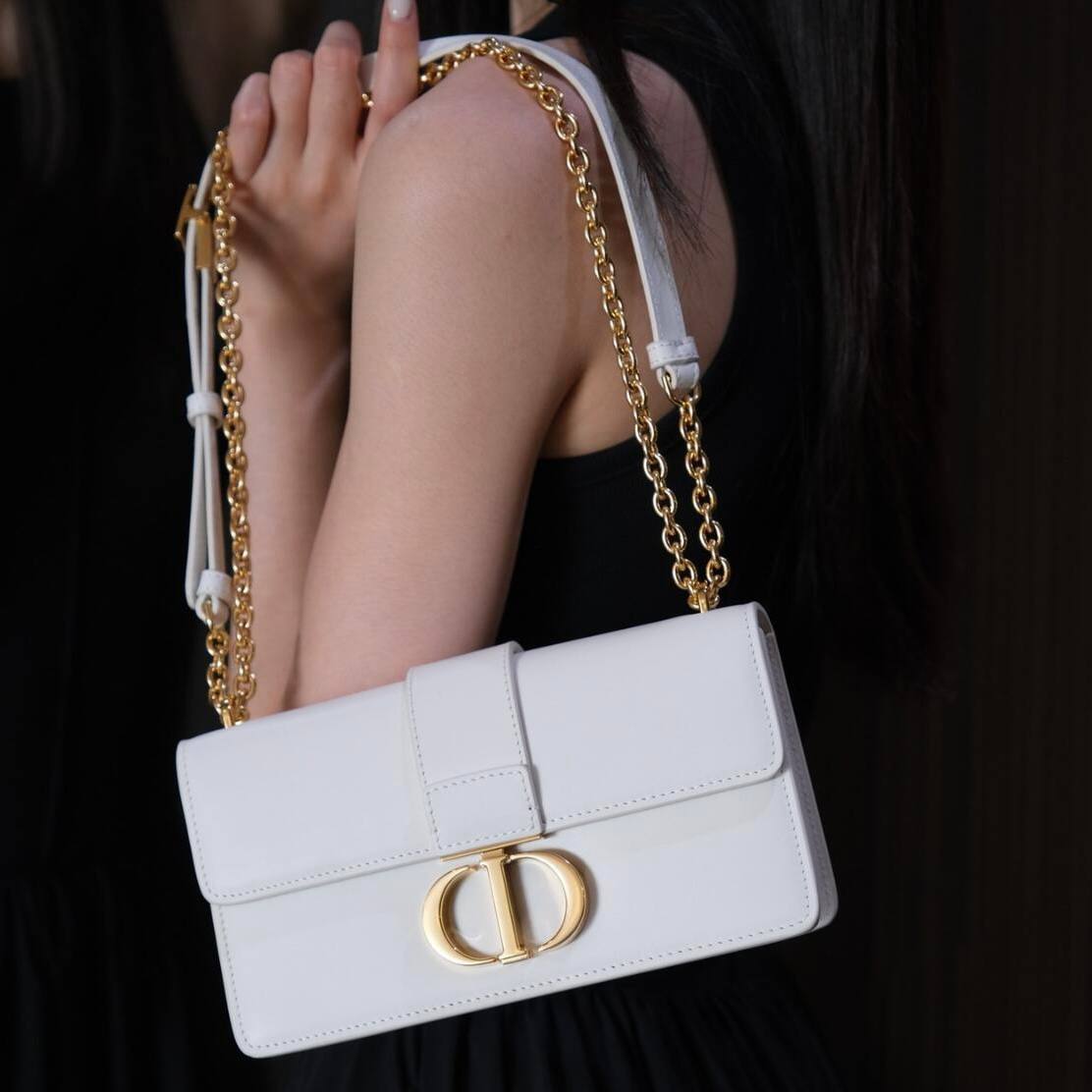 Dior 30 Montaigne East-West Bag With Chain