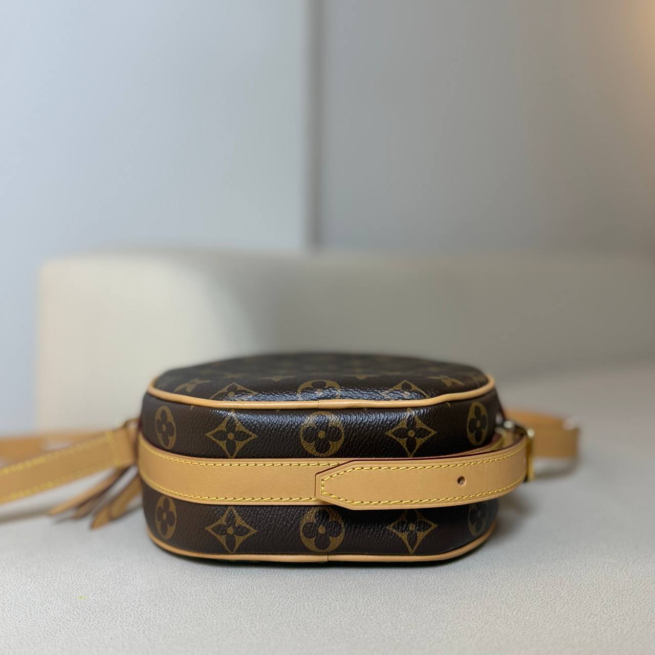 LV Boite Chapeau Souple PM