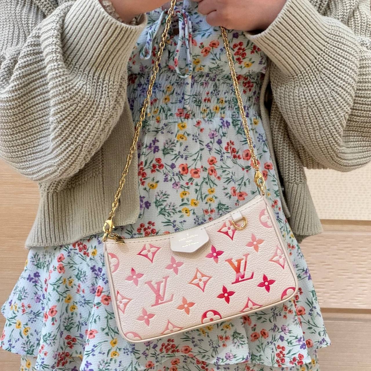 LV Easy Pouch On Strap
