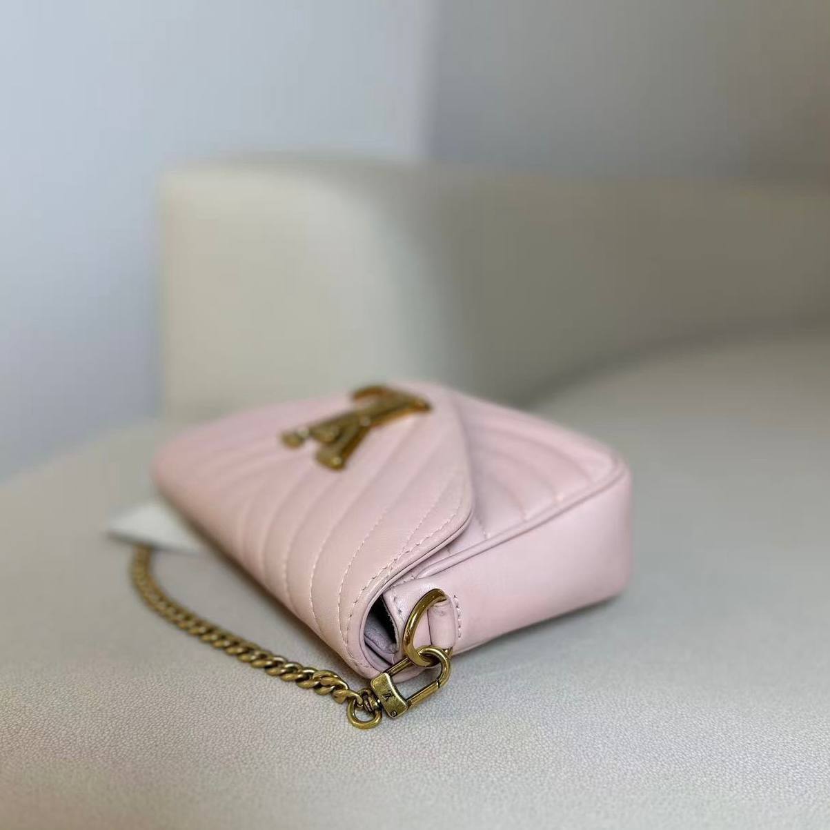 LV New Wave Pochette