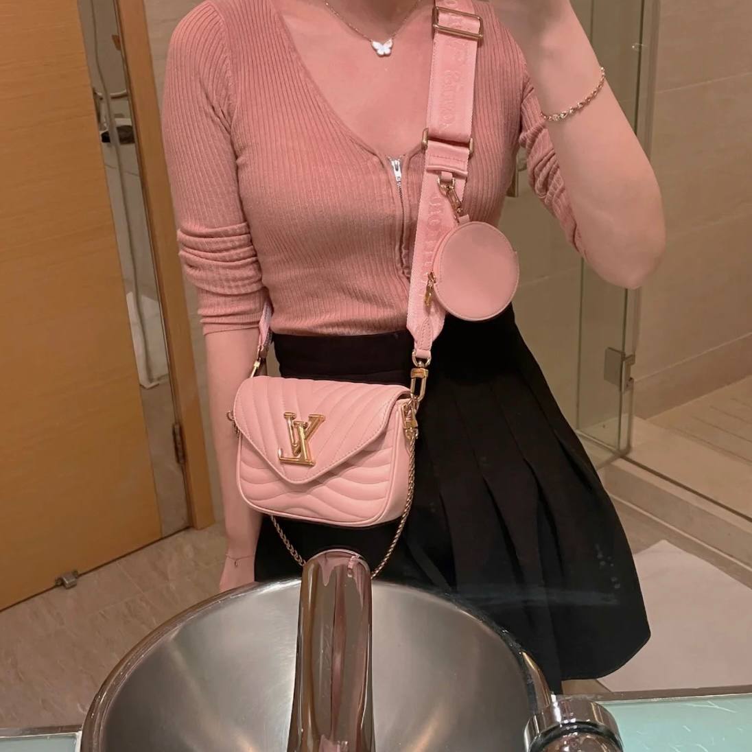 LV New Wave Pochette