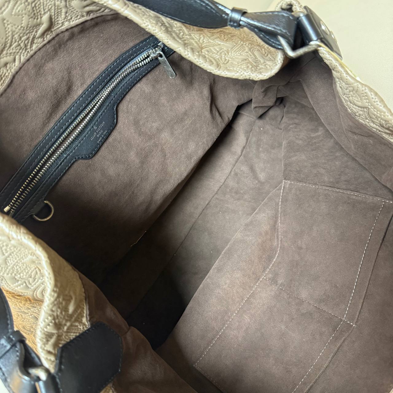 LV Antheia Hobo PM