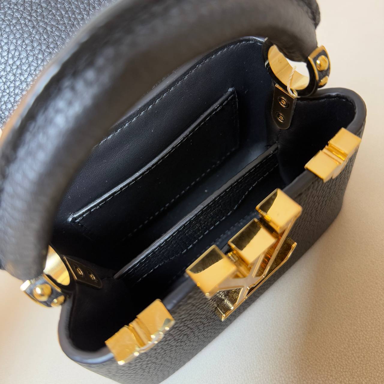 LV Capucines Nano