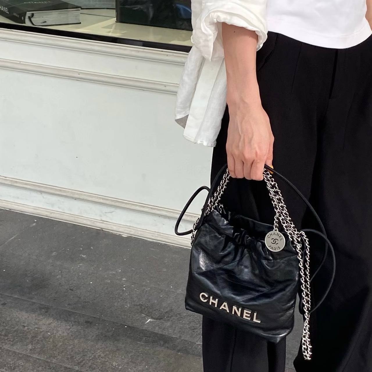Chanel 22 Mini Bag