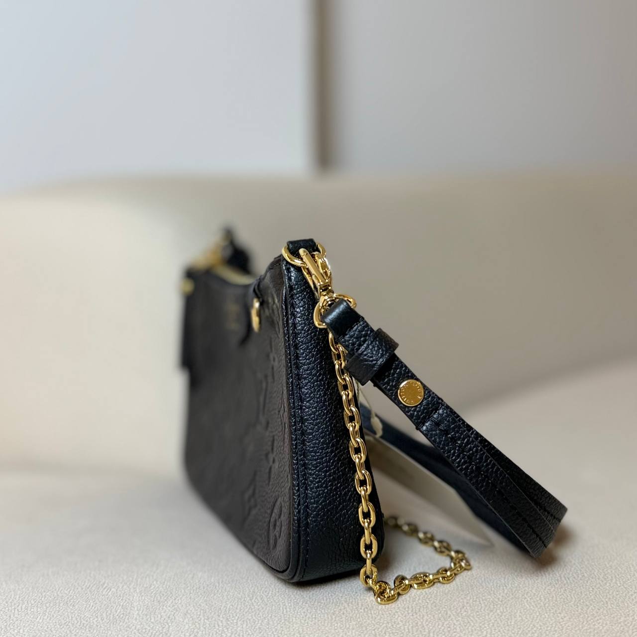 LV Easy Pouch On Strap