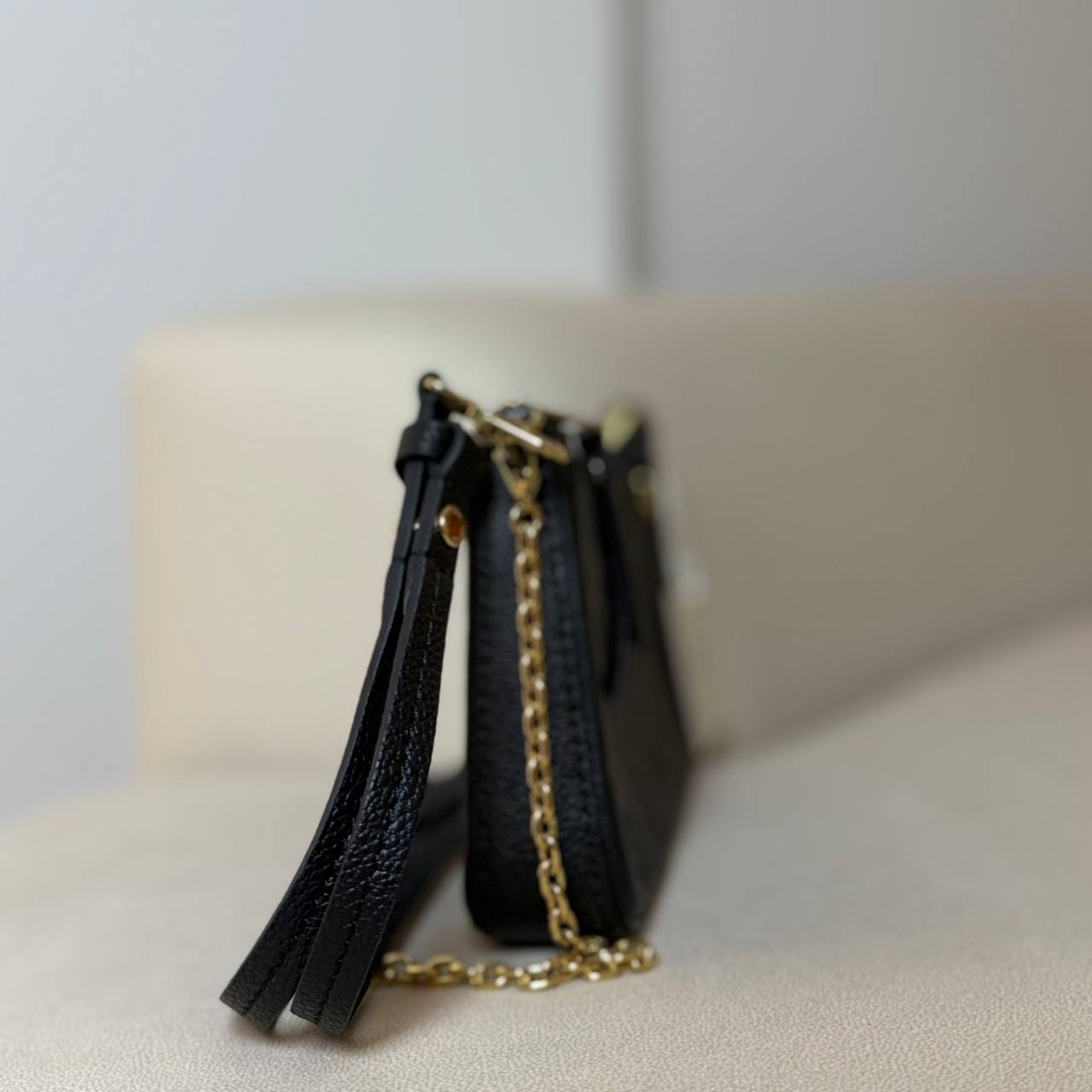 LV Easy Pouch On Strap