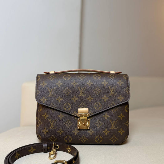 LV Pochette Métis