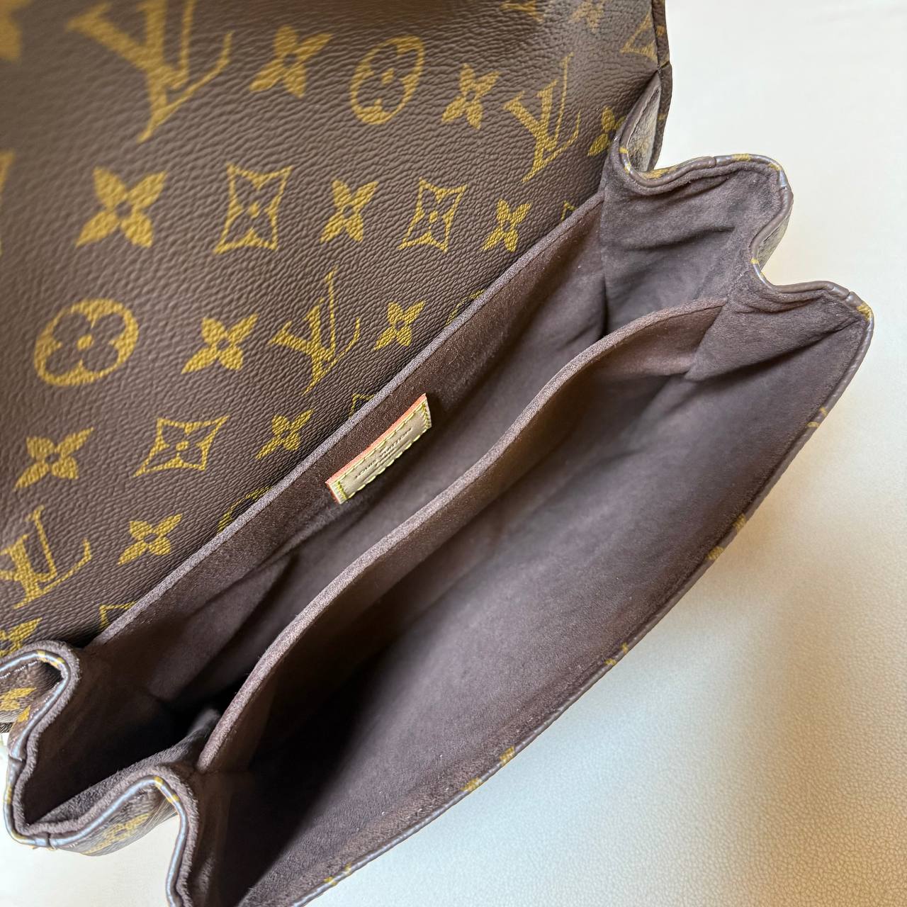 LV Pochette Métis