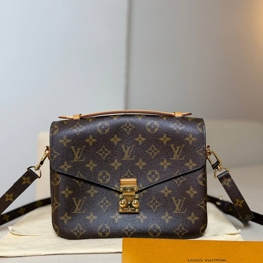 LV Pochette Métis