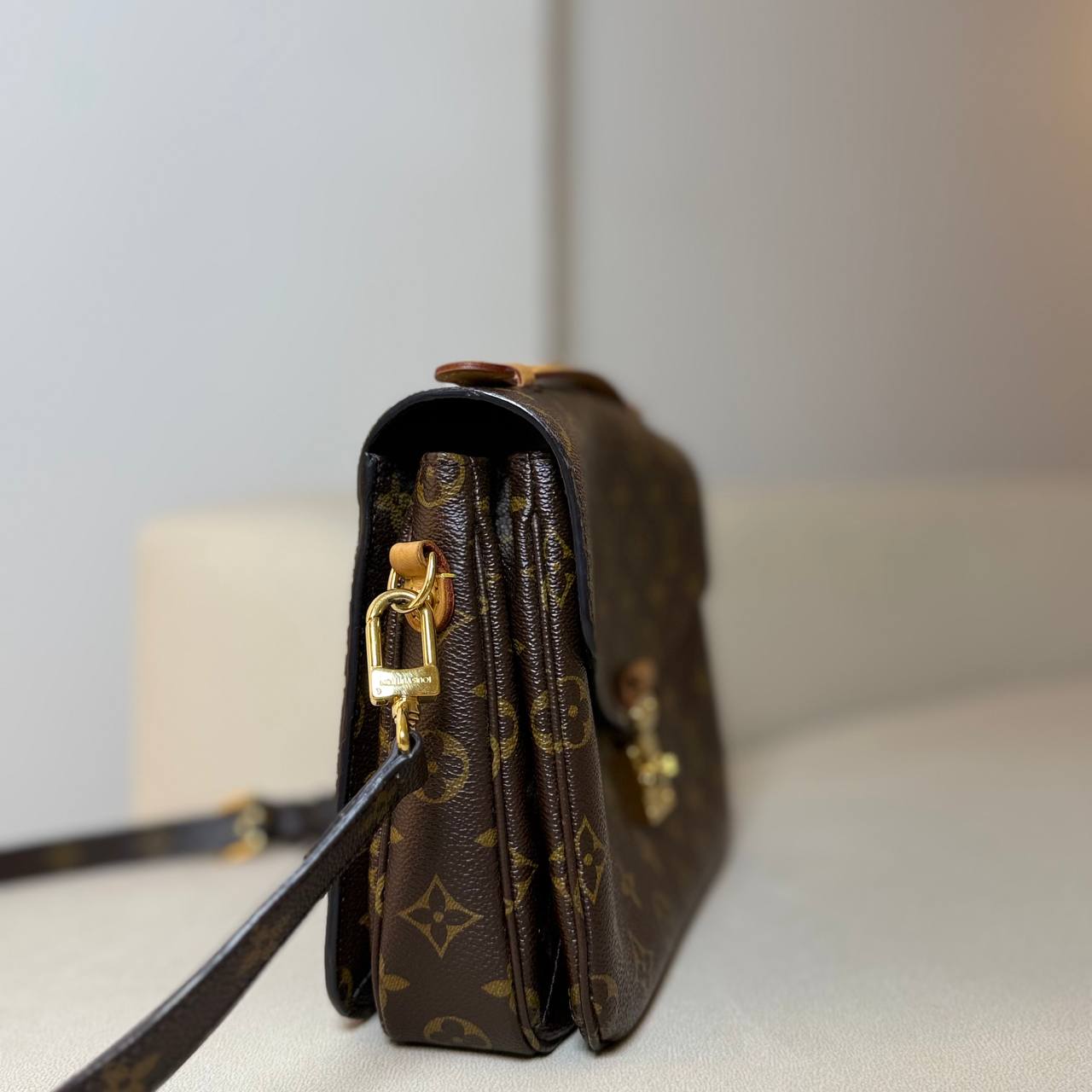 LV Pochette Métis