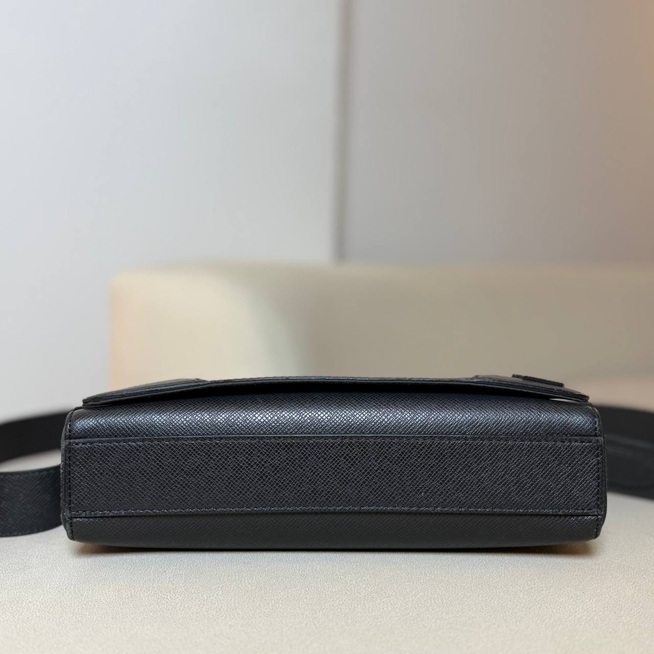 LV Taiga New Flap Messenger Bag