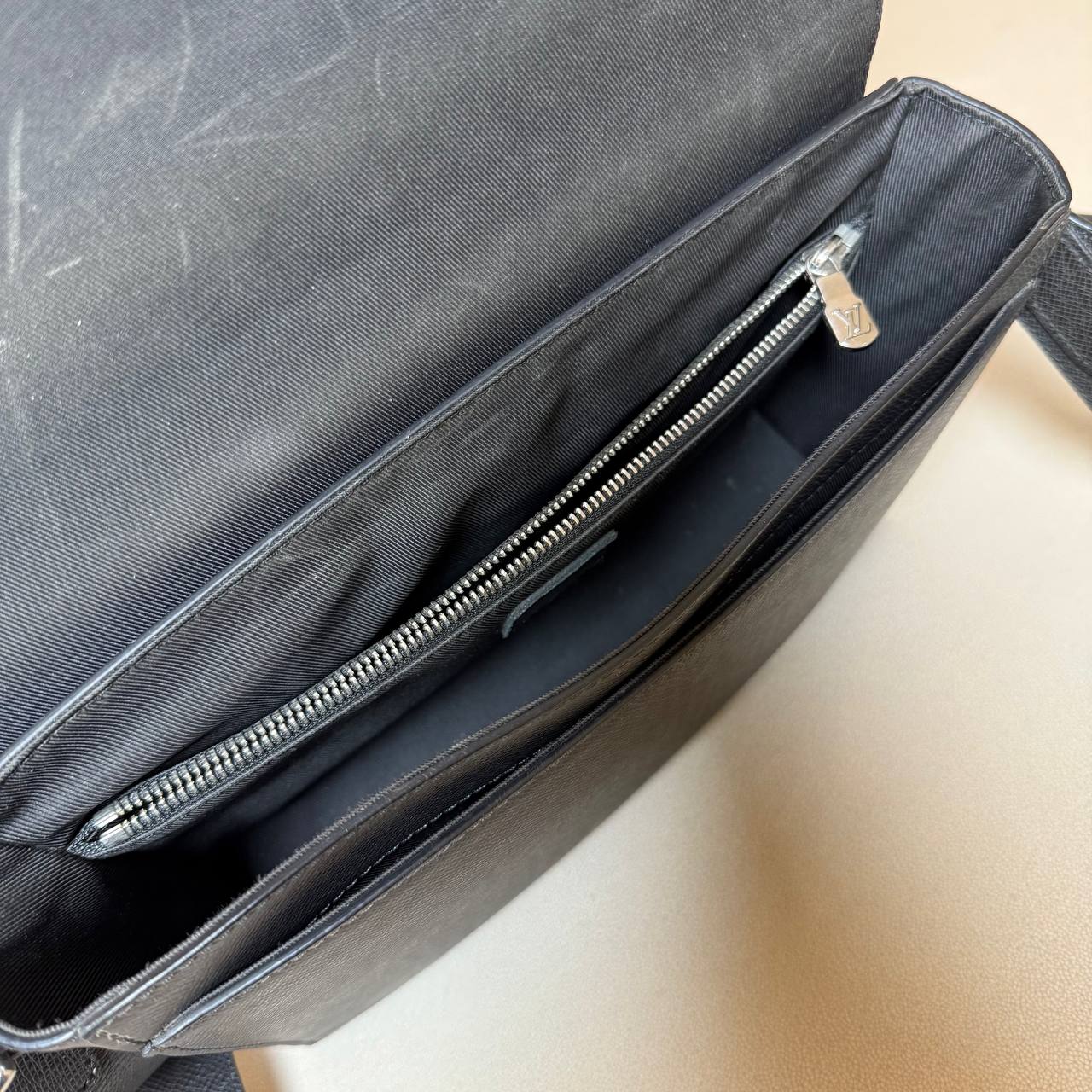 LV Taiga New Flap Messenger Bag
