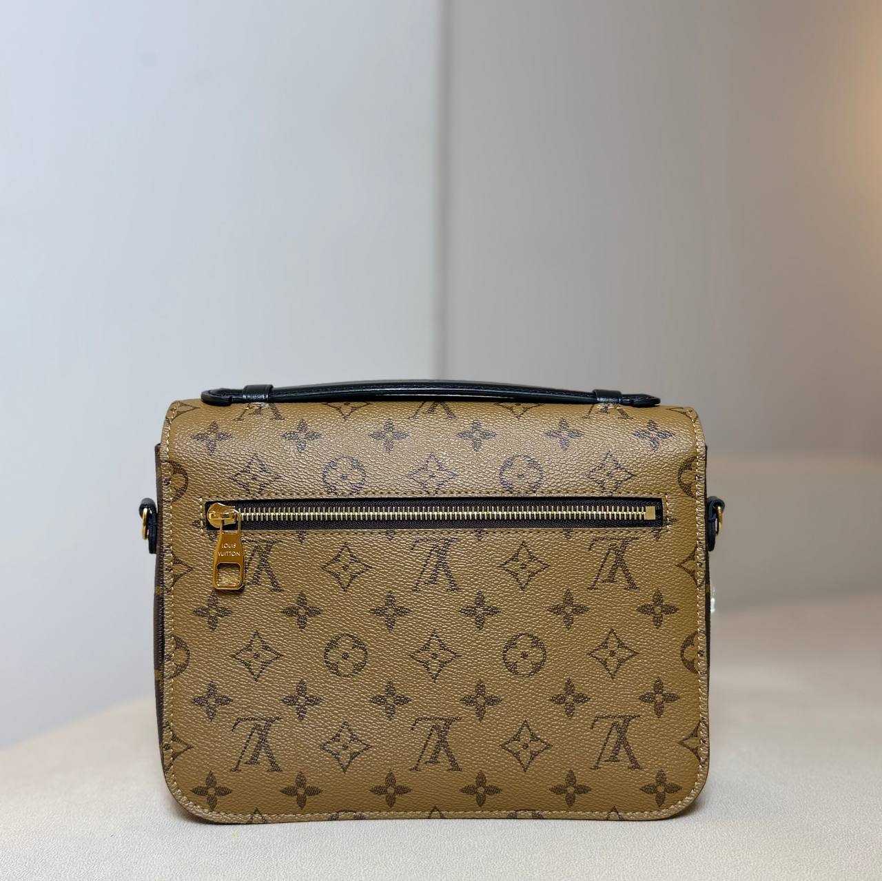 LV Pochette Métis Monogram Reverse