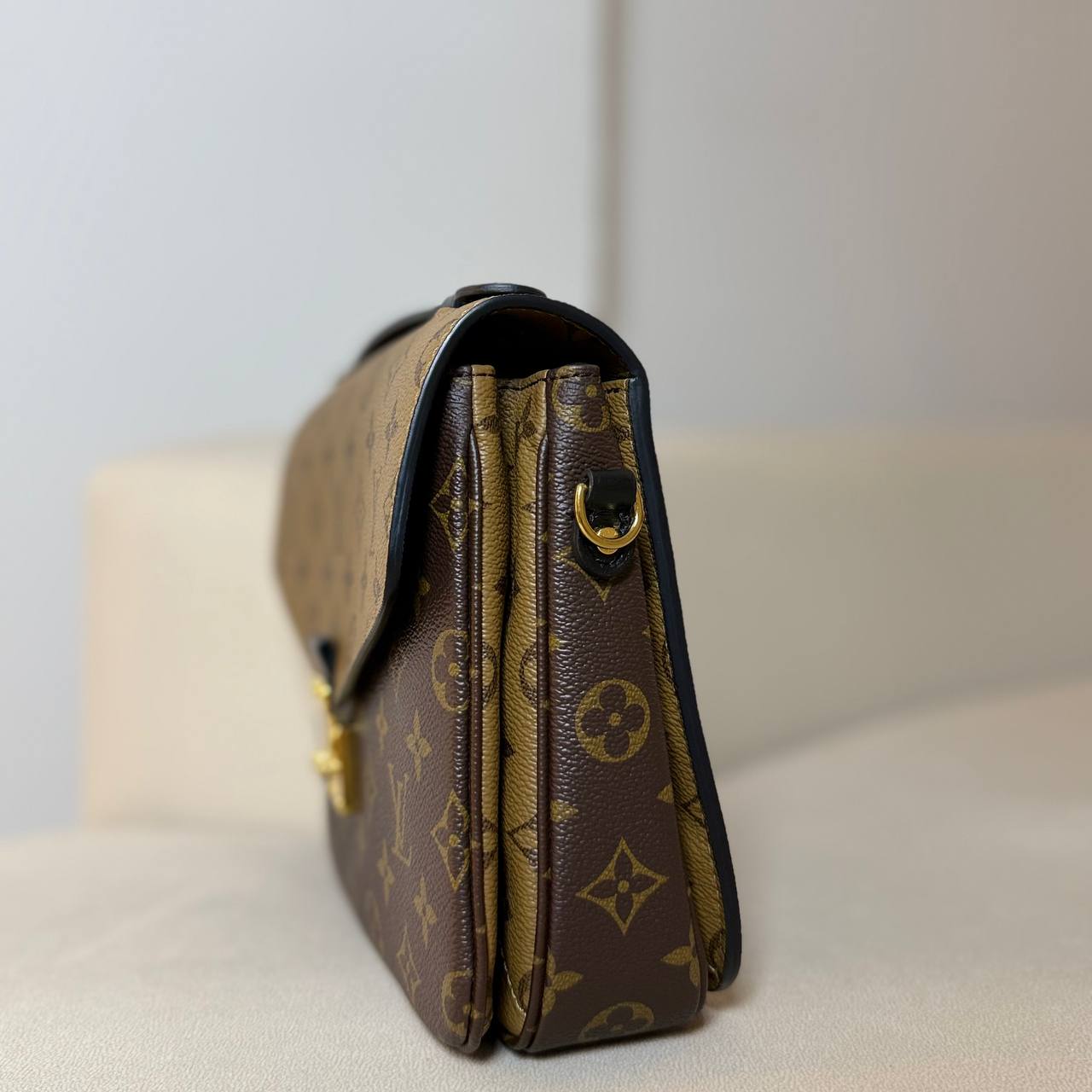 LV Pochette Métis Monogram Reverse