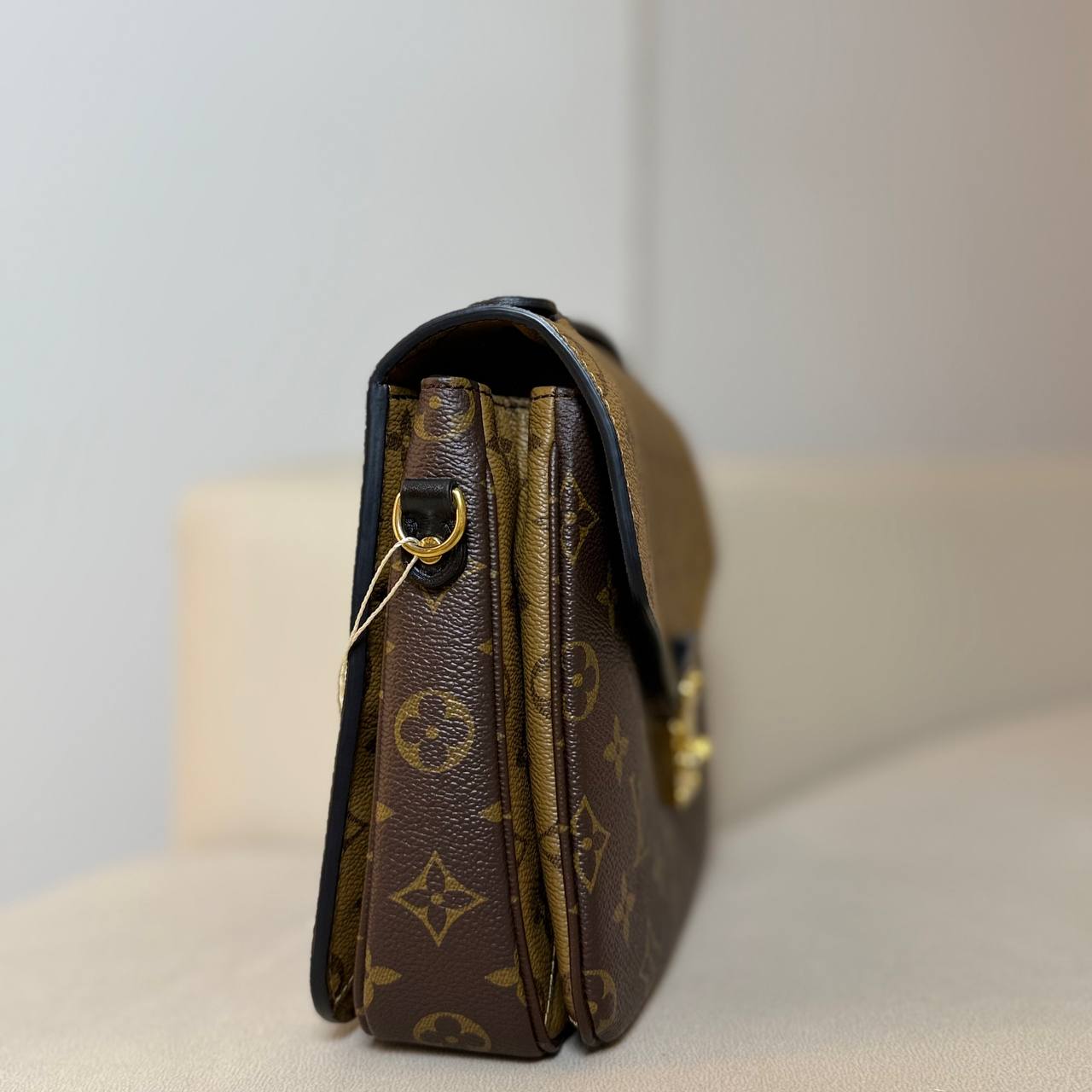 LV Pochette Métis Monogram Reverse