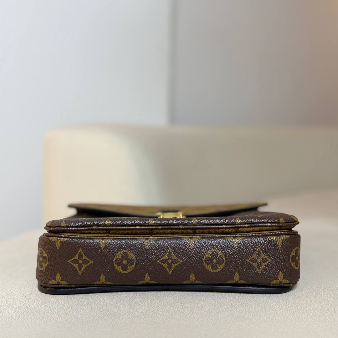 LV Pochette Métis Monogram Reverse