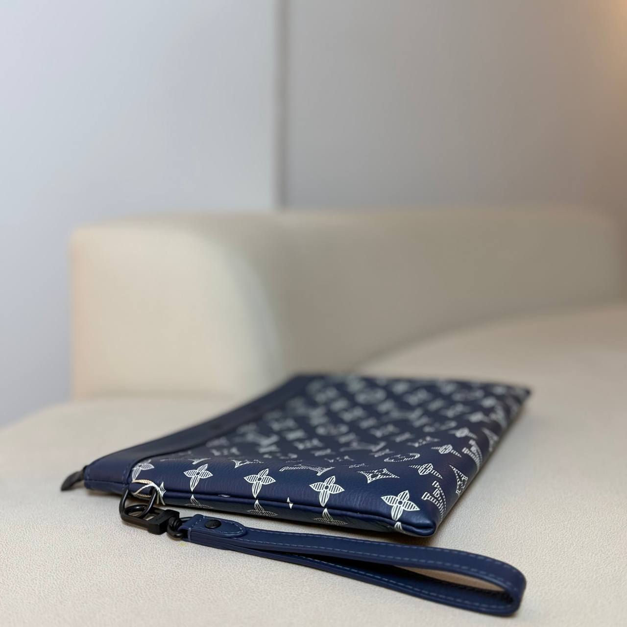 LV Pochette To-Go