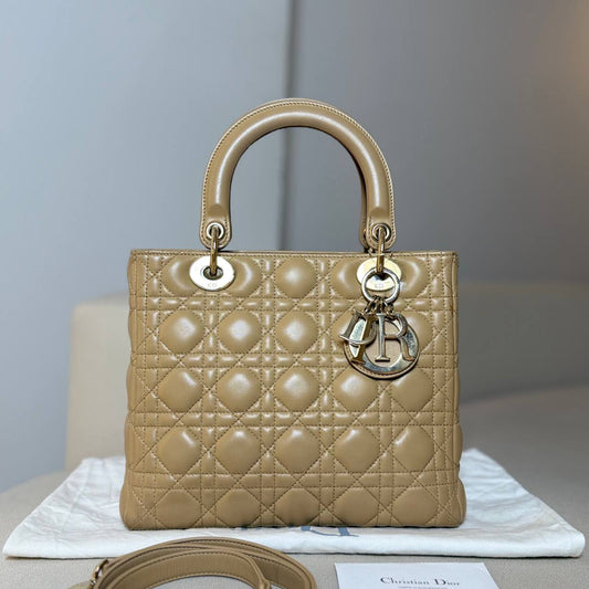 Lady Dior Medium Lambskin GHW