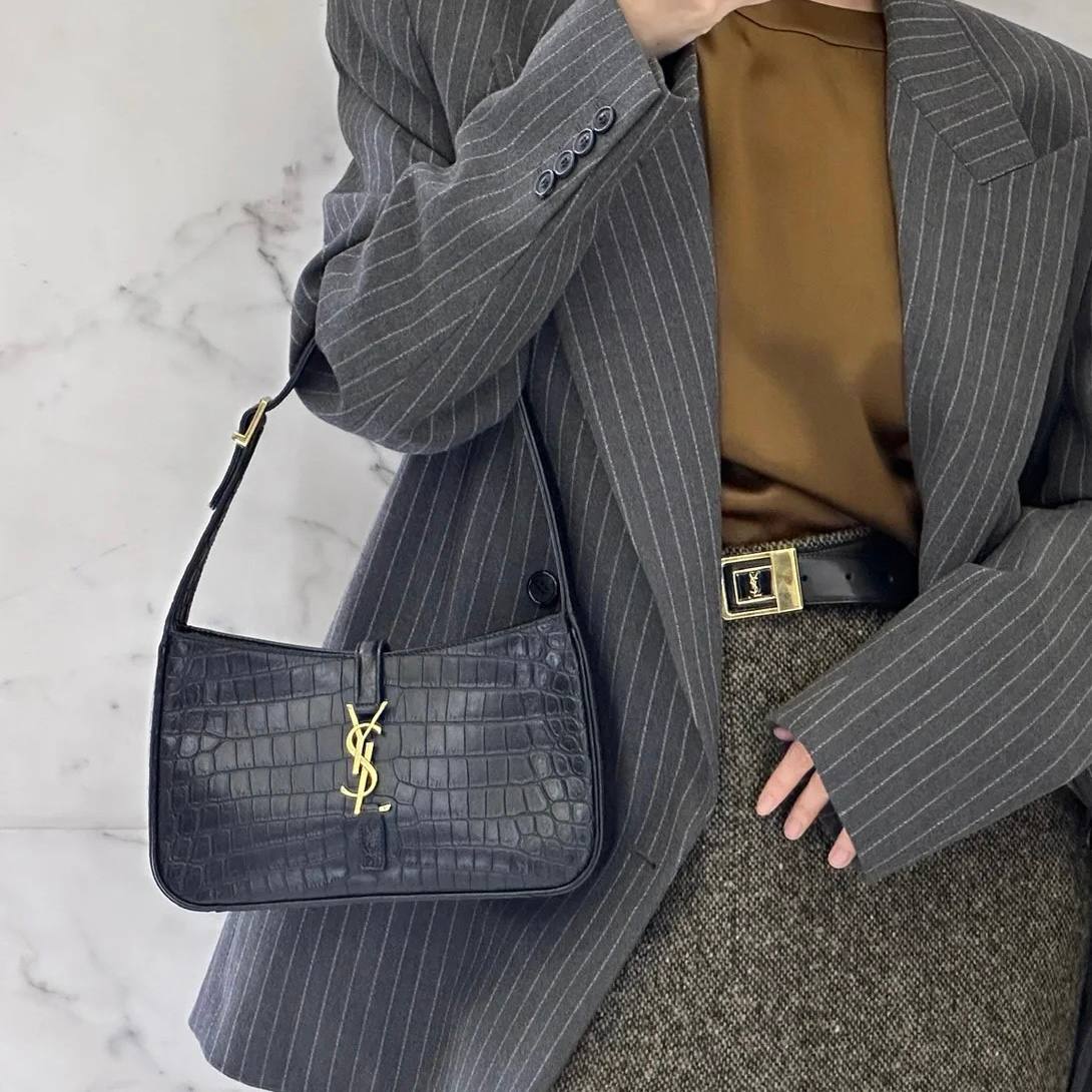 Saint Laurent Le 5 À 7 Hobo