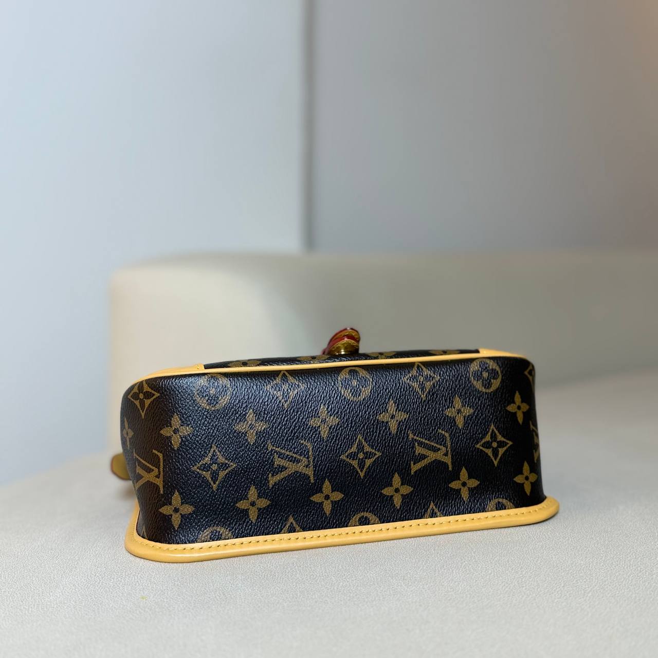 LV Diane