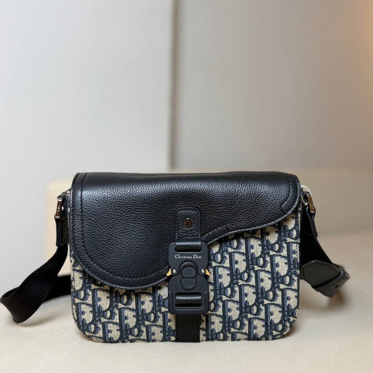 Dior Small Saddle Messenger Bag
