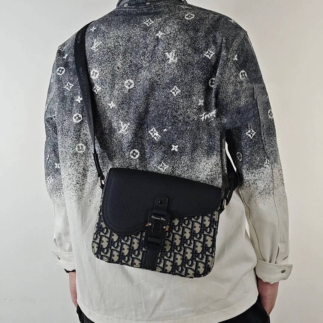Dior Small Saddle Messenger Bag